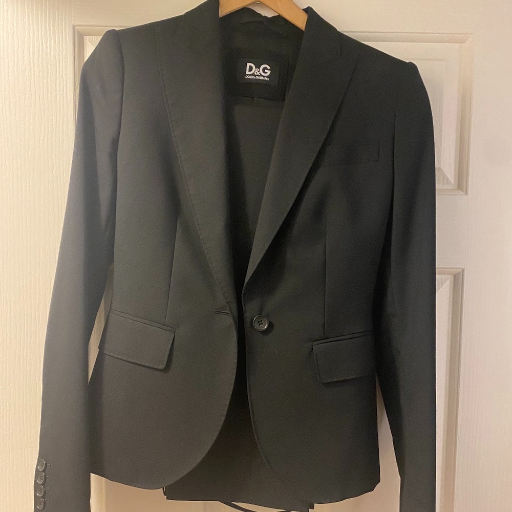 Dolce & Gabbana Black Wool suit - barely worn - Picture 12 of 12